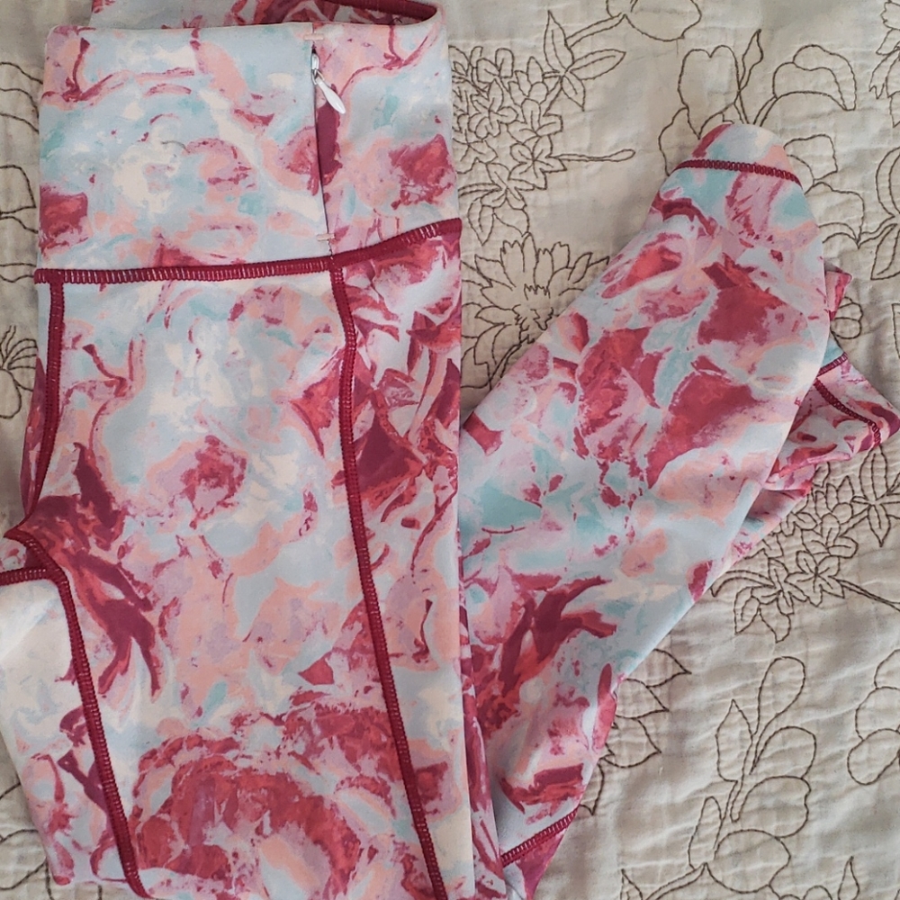 Calia by Carrie Underwood leggings